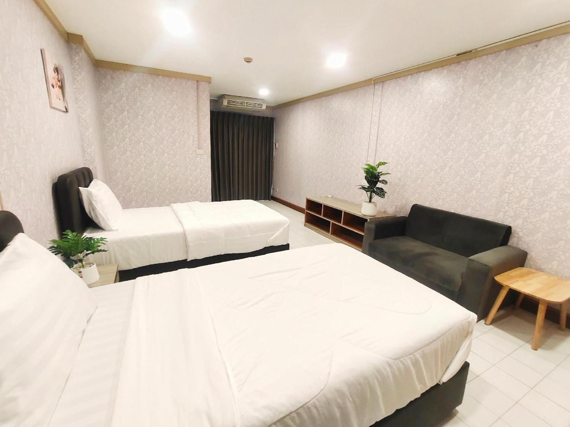Oyo 75446 Travis Inthamara 49 Hotel Bangkok Eksteriør billede