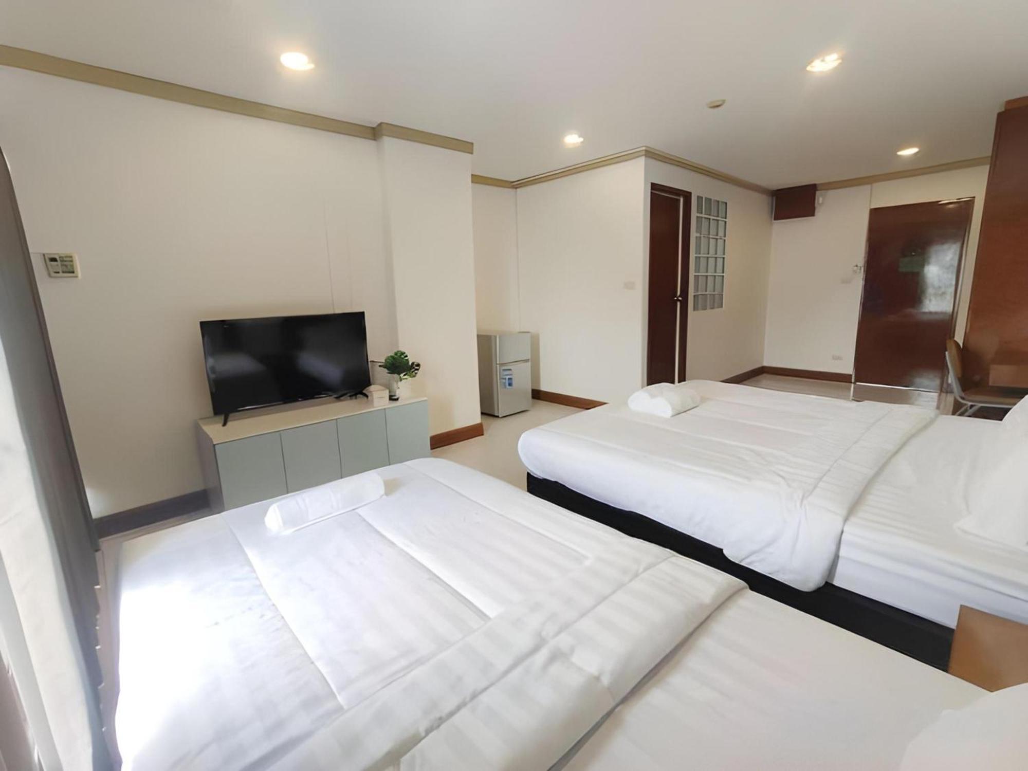 Oyo 75446 Travis Inthamara 49 Hotel Bangkok Eksteriør billede