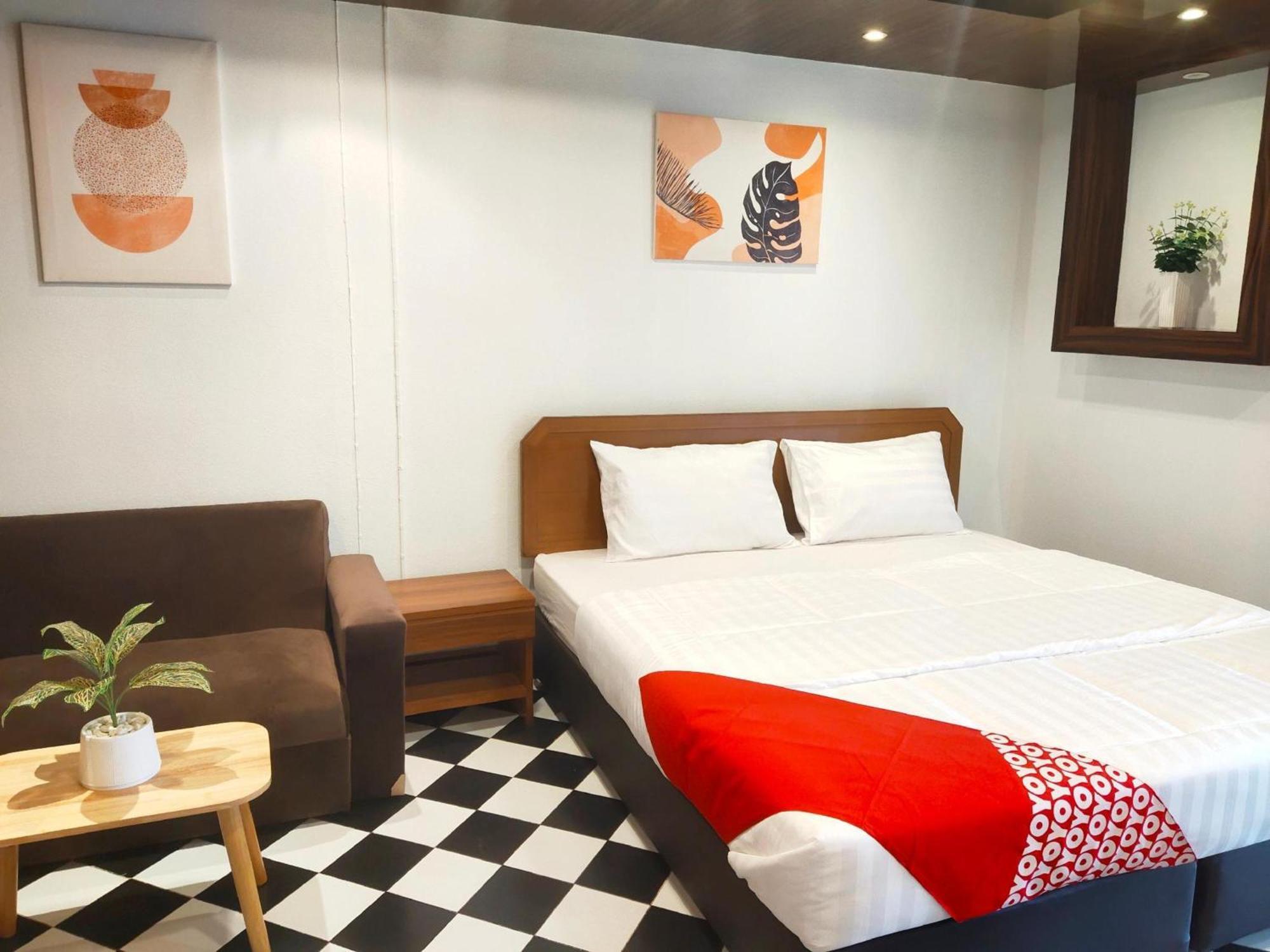 Oyo 75446 Travis Inthamara 49 Hotel Bangkok Eksteriør billede