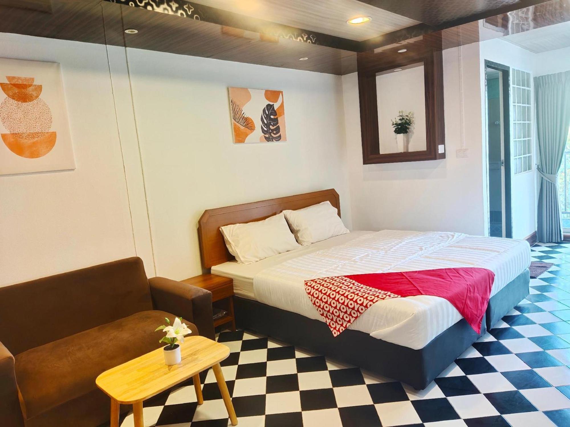 Oyo 75446 Travis Inthamara 49 Hotel Bangkok Eksteriør billede