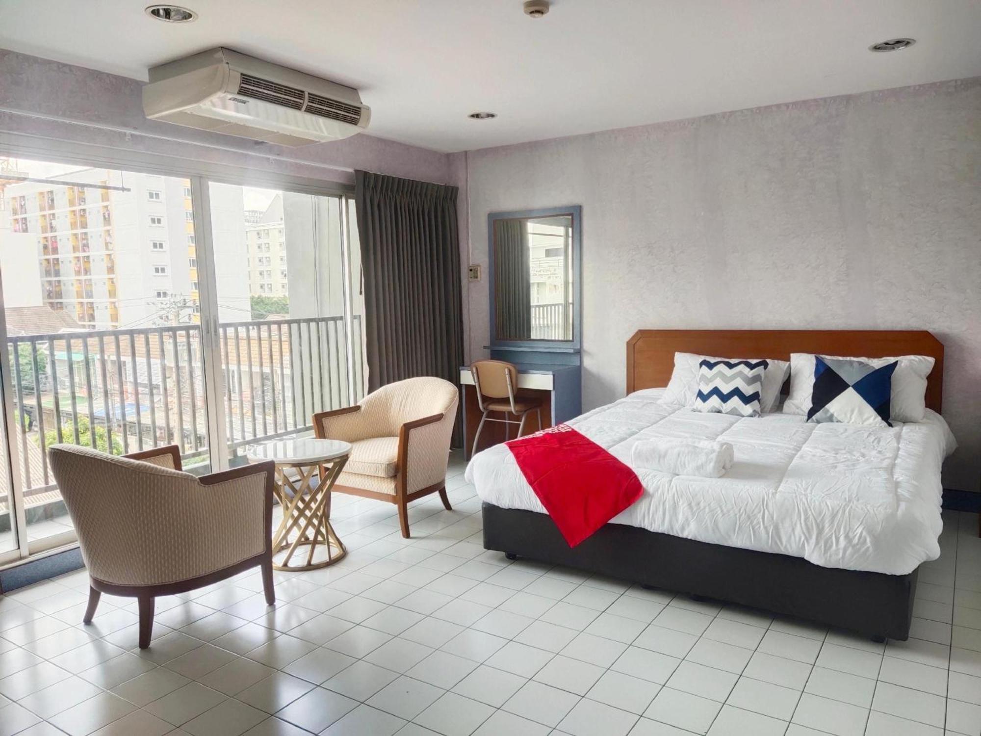 Oyo 75446 Travis Inthamara 49 Hotel Bangkok Eksteriør billede