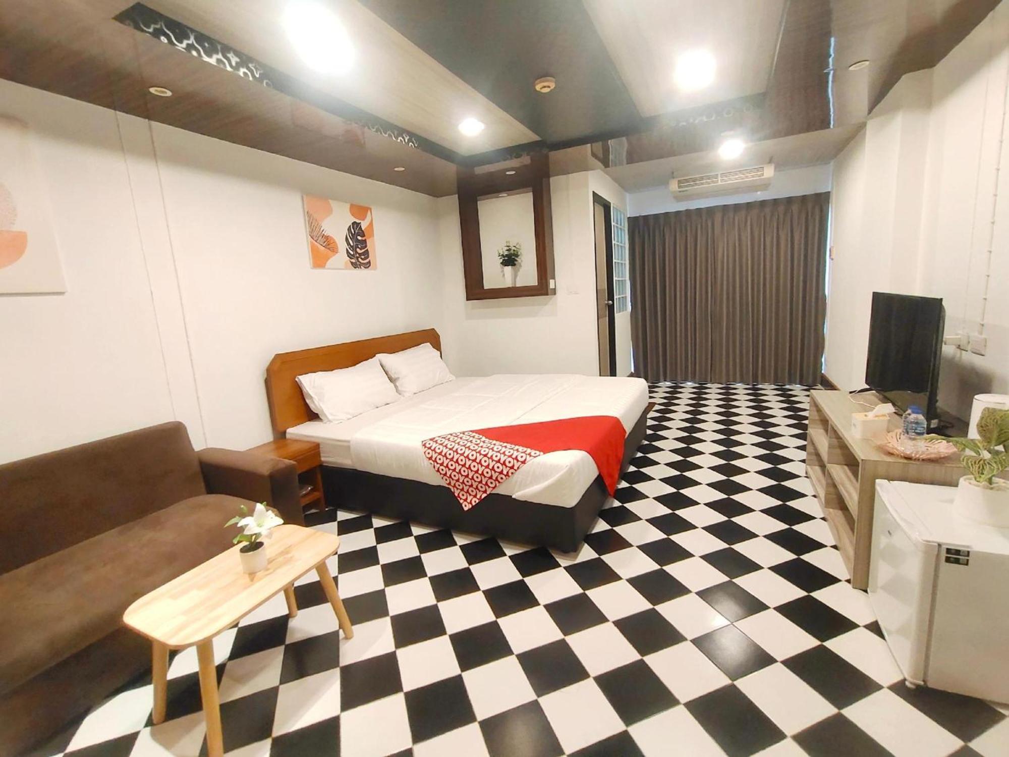 Oyo 75446 Travis Inthamara 49 Hotel Bangkok Eksteriør billede
