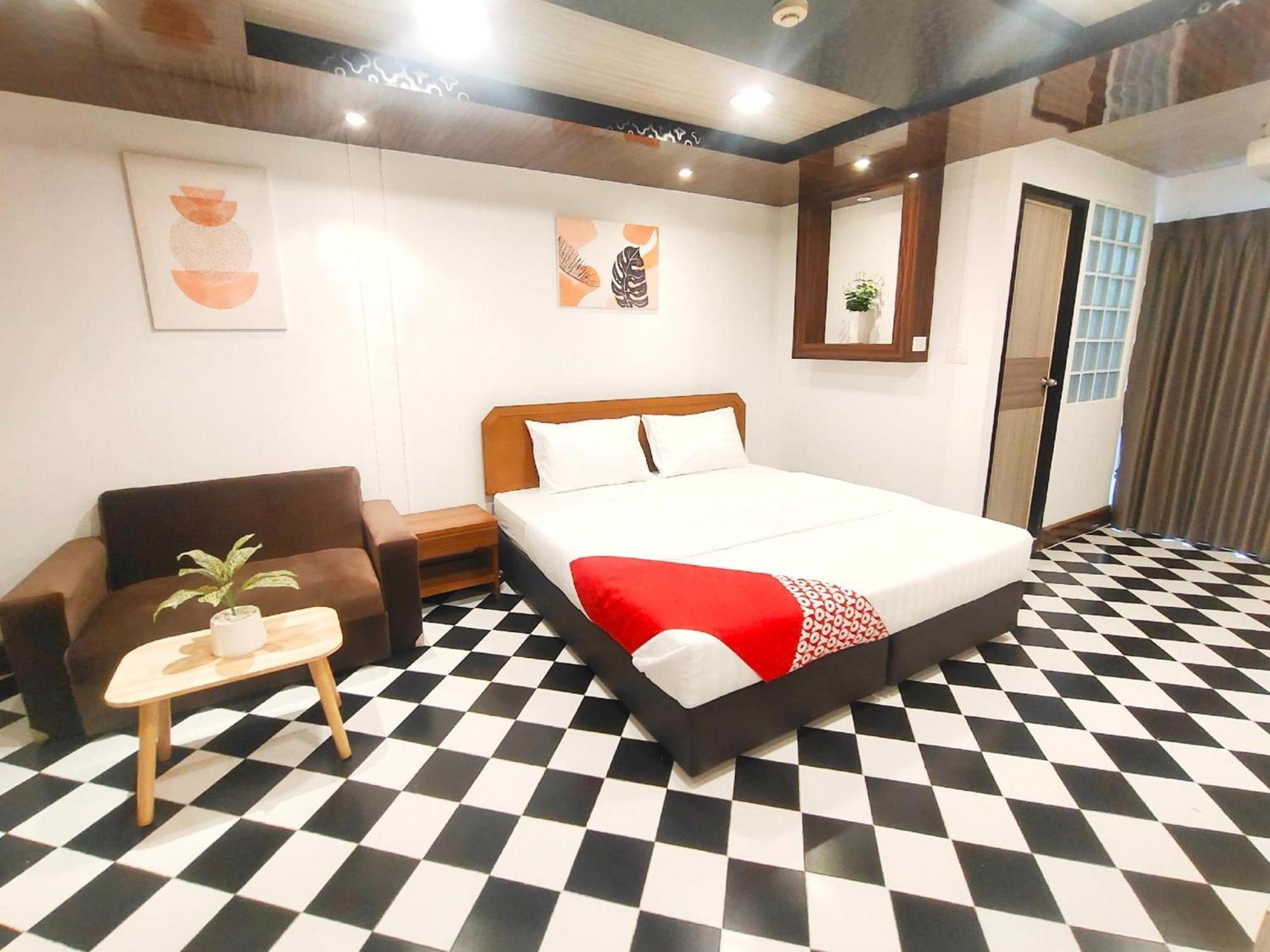 Oyo 75446 Travis Inthamara 49 Hotel Bangkok Eksteriør billede